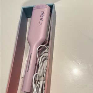 Novus iconic Hair Waver in Light Pink